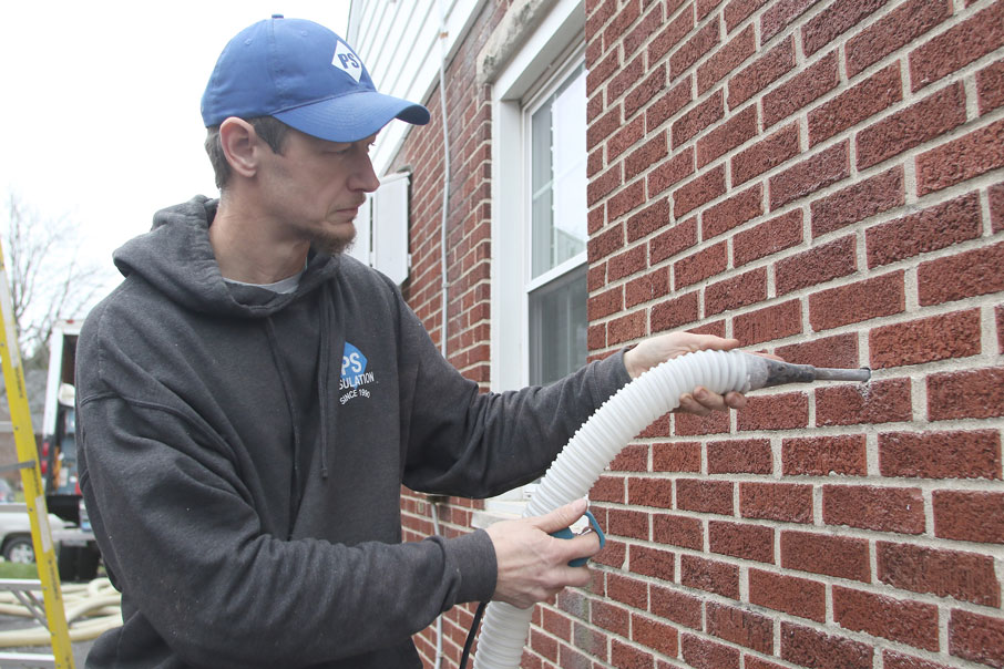 Insulating brick wall